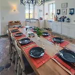 Awesome Home In Ouveillan 度假居 *