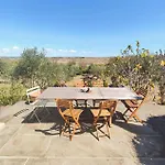 Awesome Home In Ouveillan