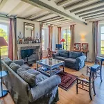 Awesome Home In Ouveillan Ouveillan