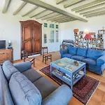 度假居 Awesome Home In Ouveillan *