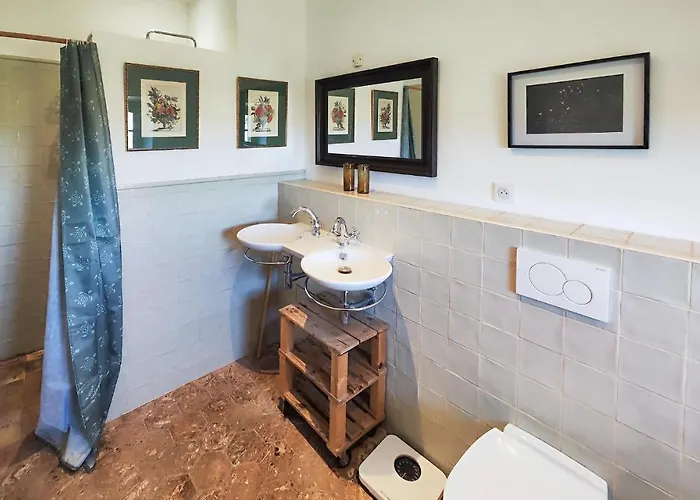 5 Bedroom Beautiful In * Ouveillan